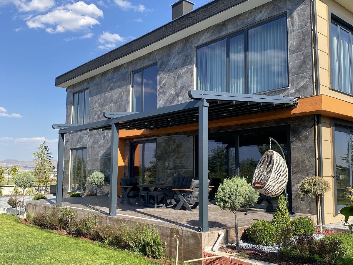 Milas’ın İklimine Uygun Tente Kumaşları – UV Koruması, Su Geçirmezlik ve Dayanıklılık