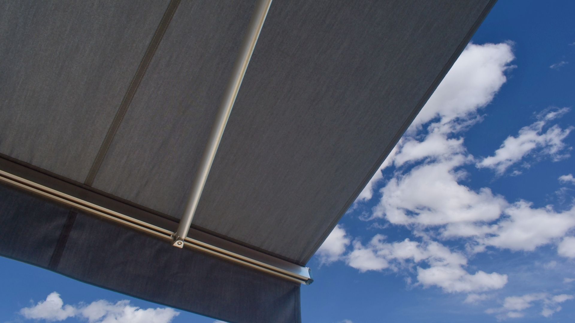 Sonbaharda Zip Perde Kullanımı İçin İpuçları