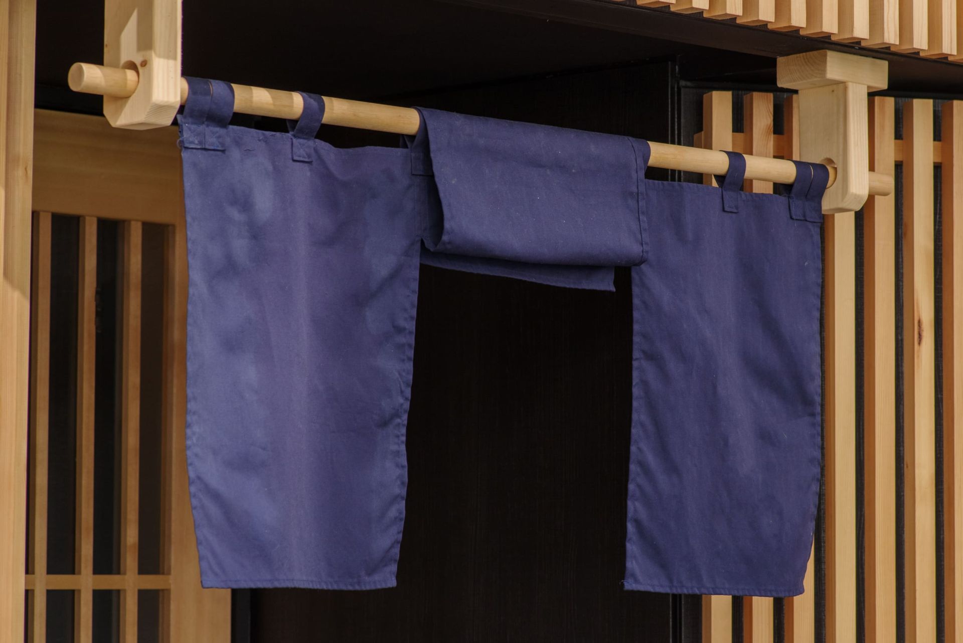 Tente Sistemlerinde Kumaş Seçimi Neden Önemlidir?